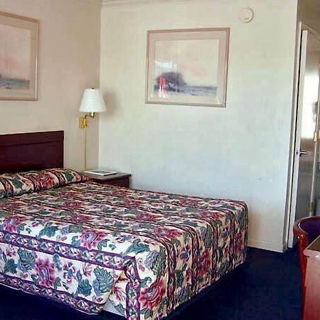 Economy Inn Monterey Seaside Extérieur photo