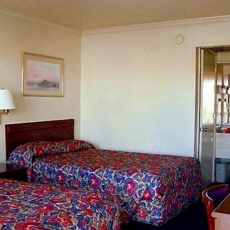 Economy Inn Monterey Seaside Extérieur photo