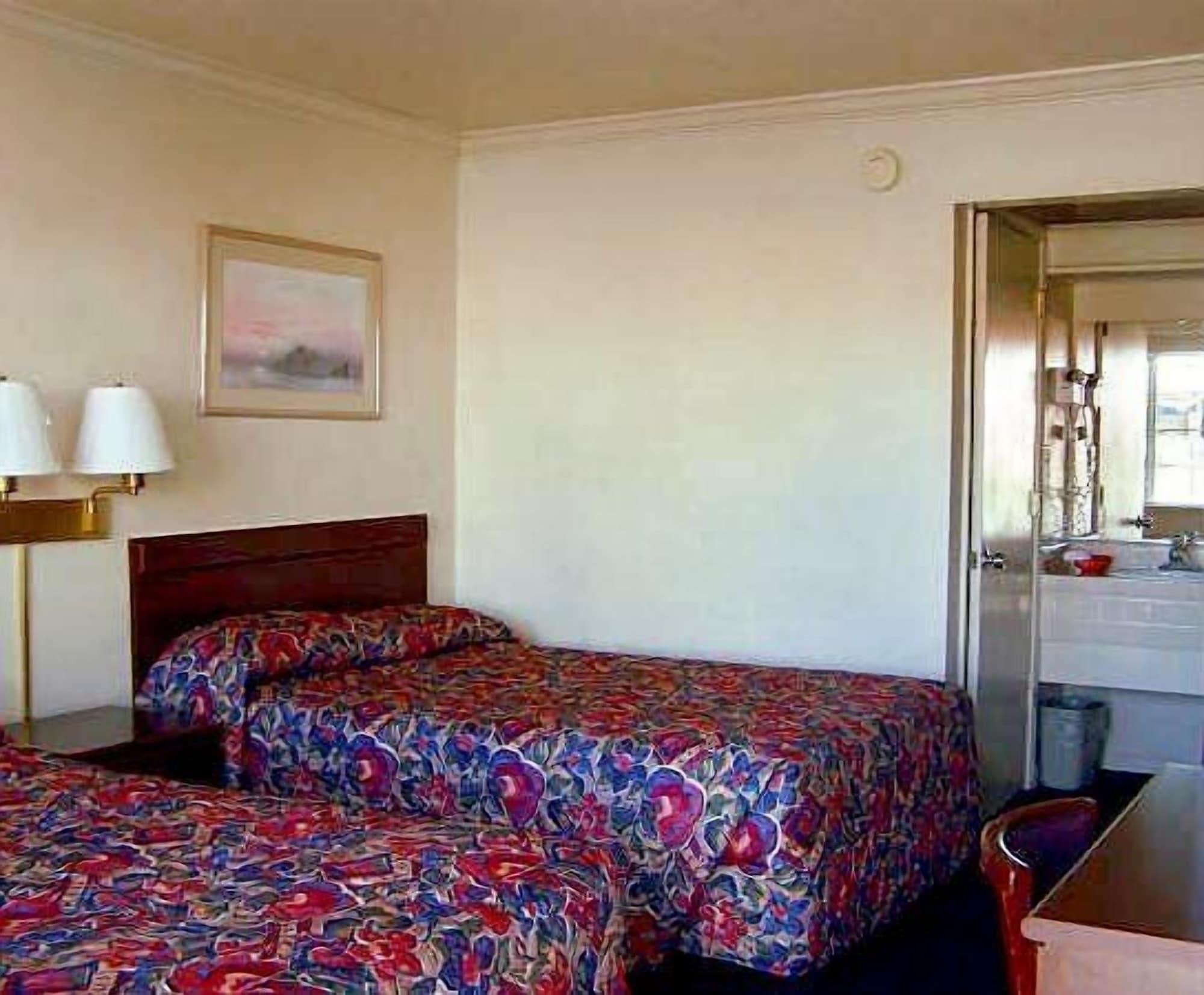Economy Inn Monterey Seaside Extérieur photo
