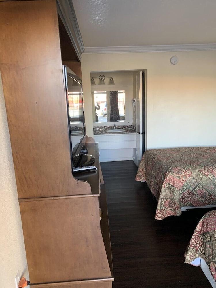 Economy Inn Monterey Seaside Extérieur photo