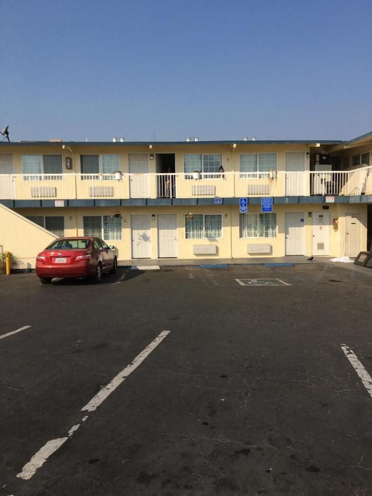 Economy Inn Monterey Seaside Extérieur photo