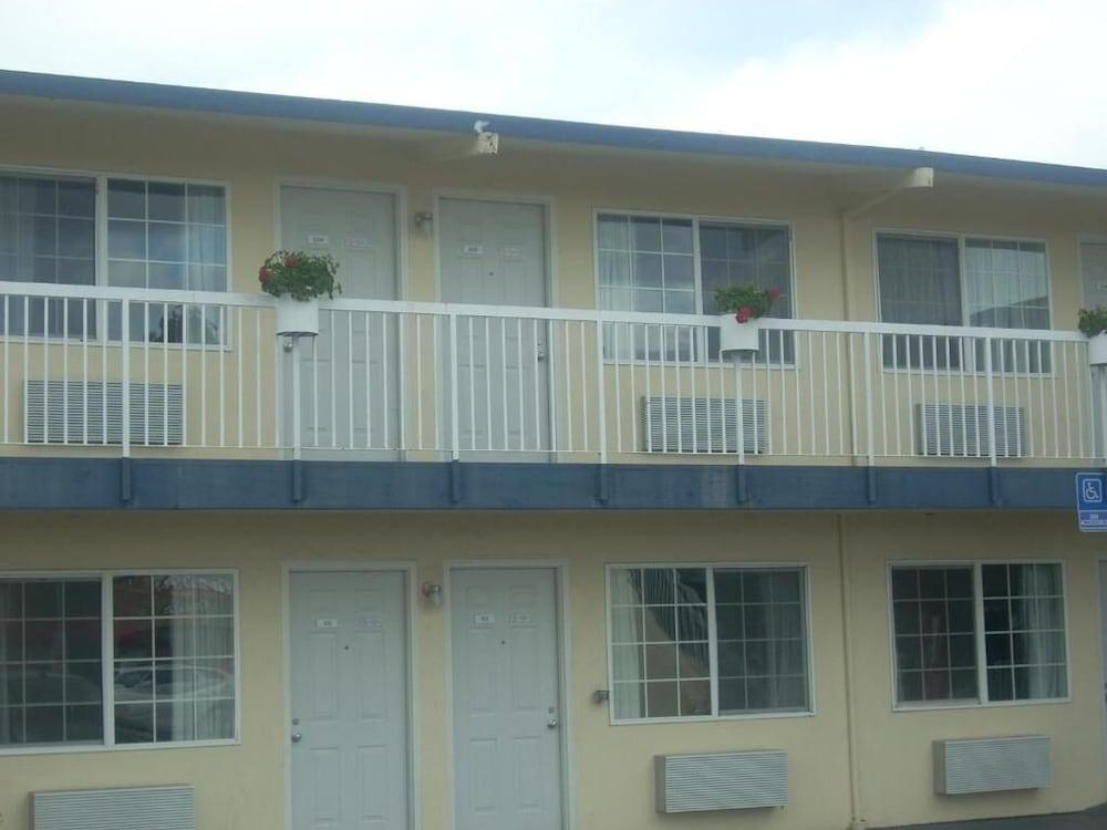 Economy Inn Monterey Seaside Extérieur photo